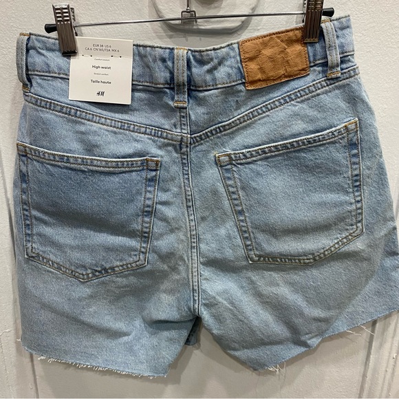 H&M Comfort Stretch High Waist Jean Short size 6 NWT - Picture 2 of 3